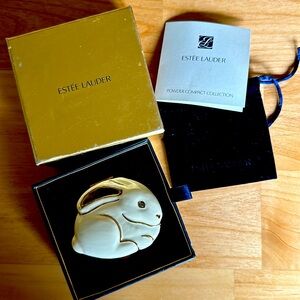Estée Lauder Enamel Honey Bunny Compact